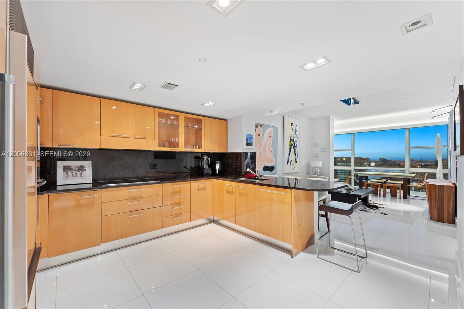 6801 Collins Ave Unit: PH01/02