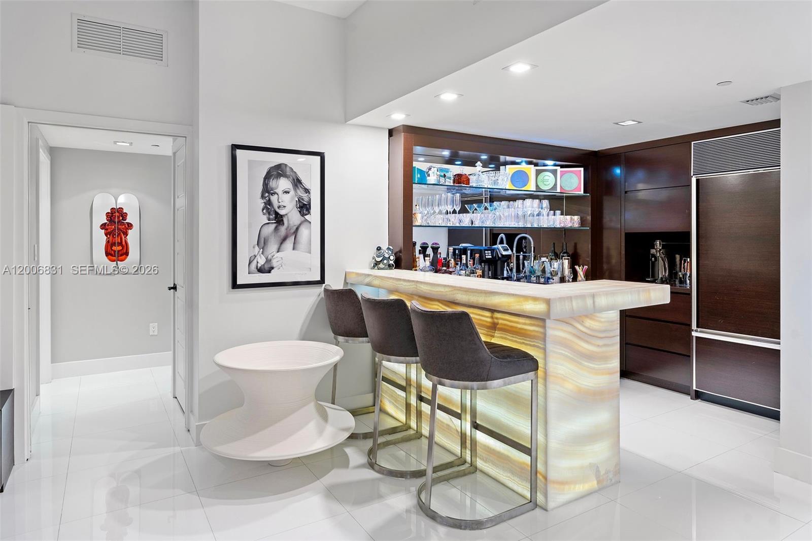 6801 Collins Ave Unit: PH01/02