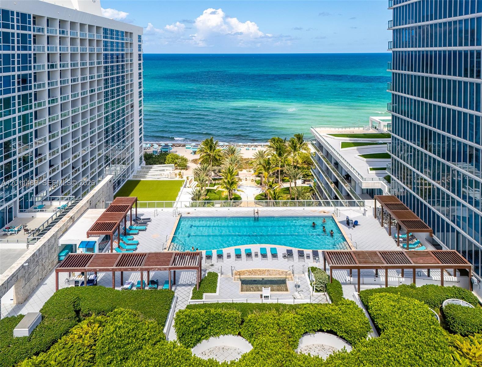 6899 Collins Ave # 2004