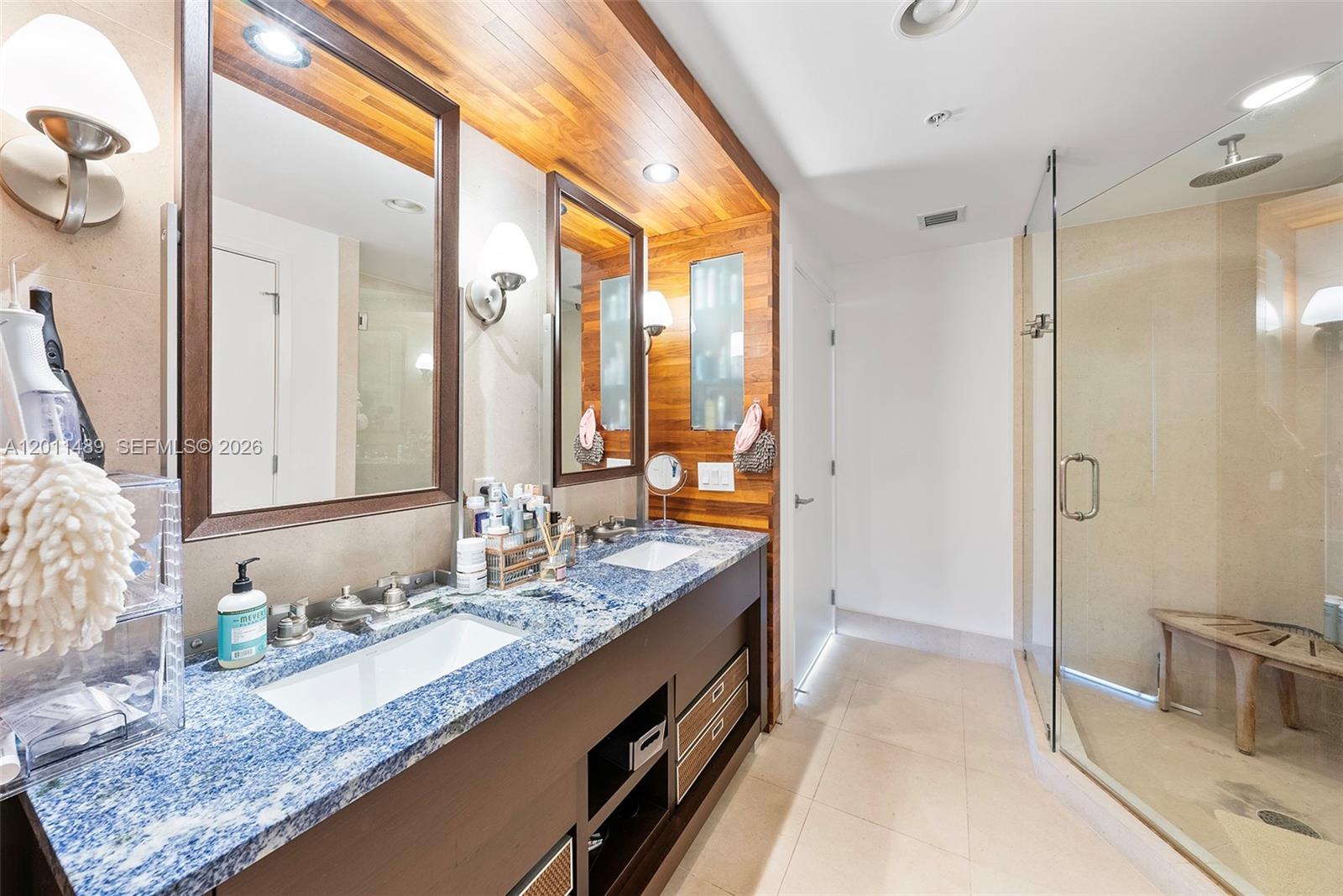 6899 Collins Ave # 2004