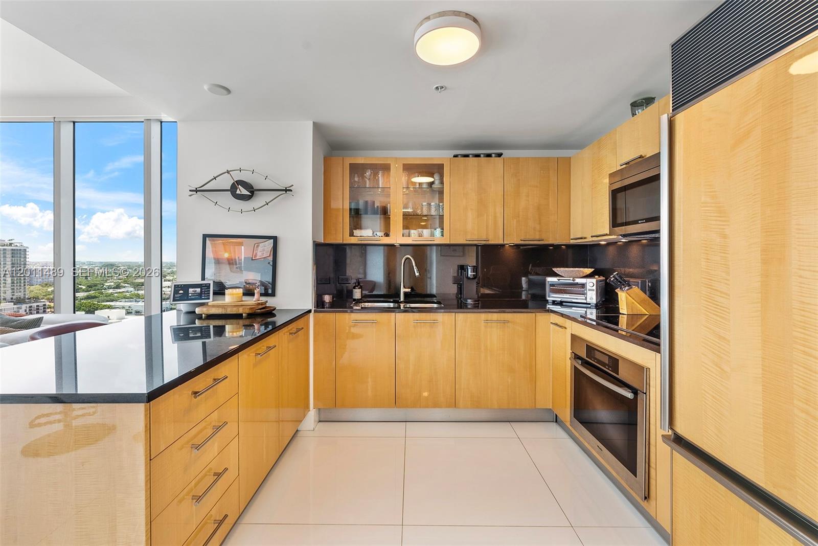 6899 Collins Ave # 2004