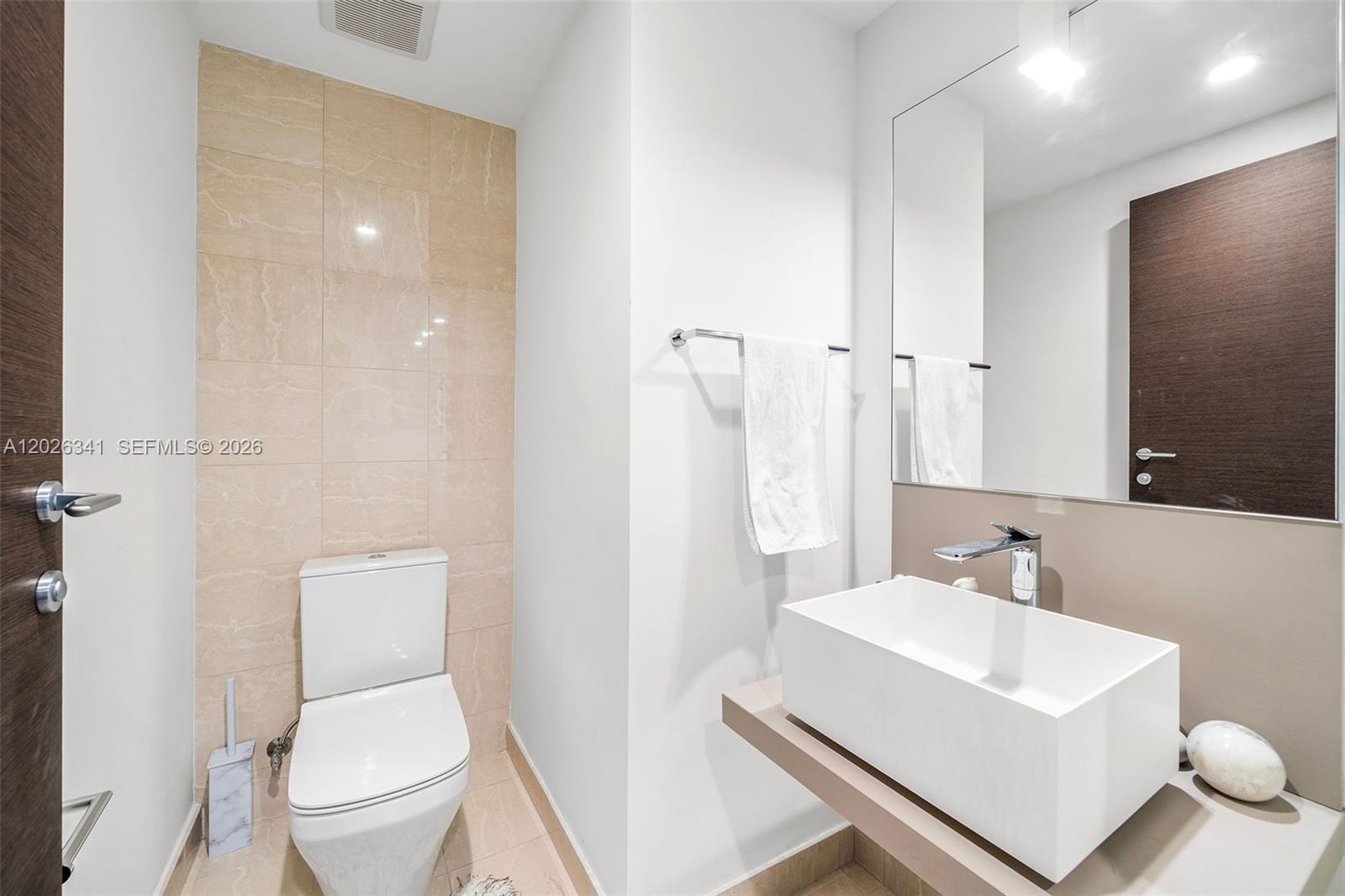 1000 Brickell Plz # 2111