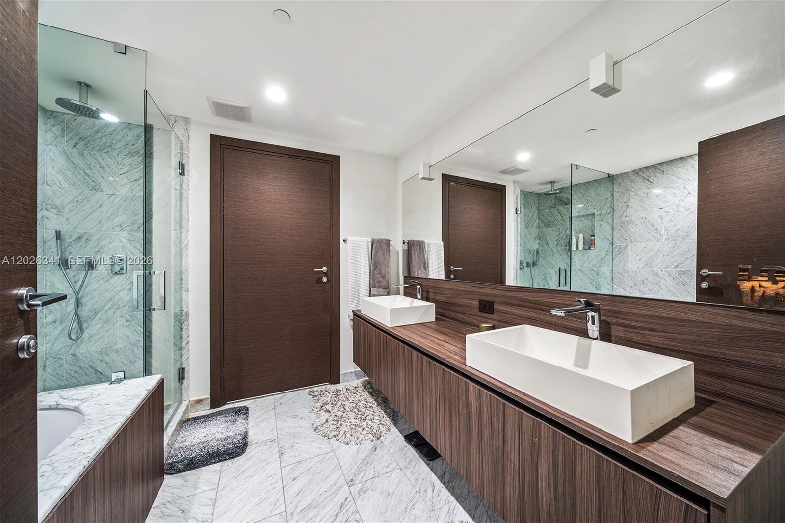 1000 Brickell Plz # 2111