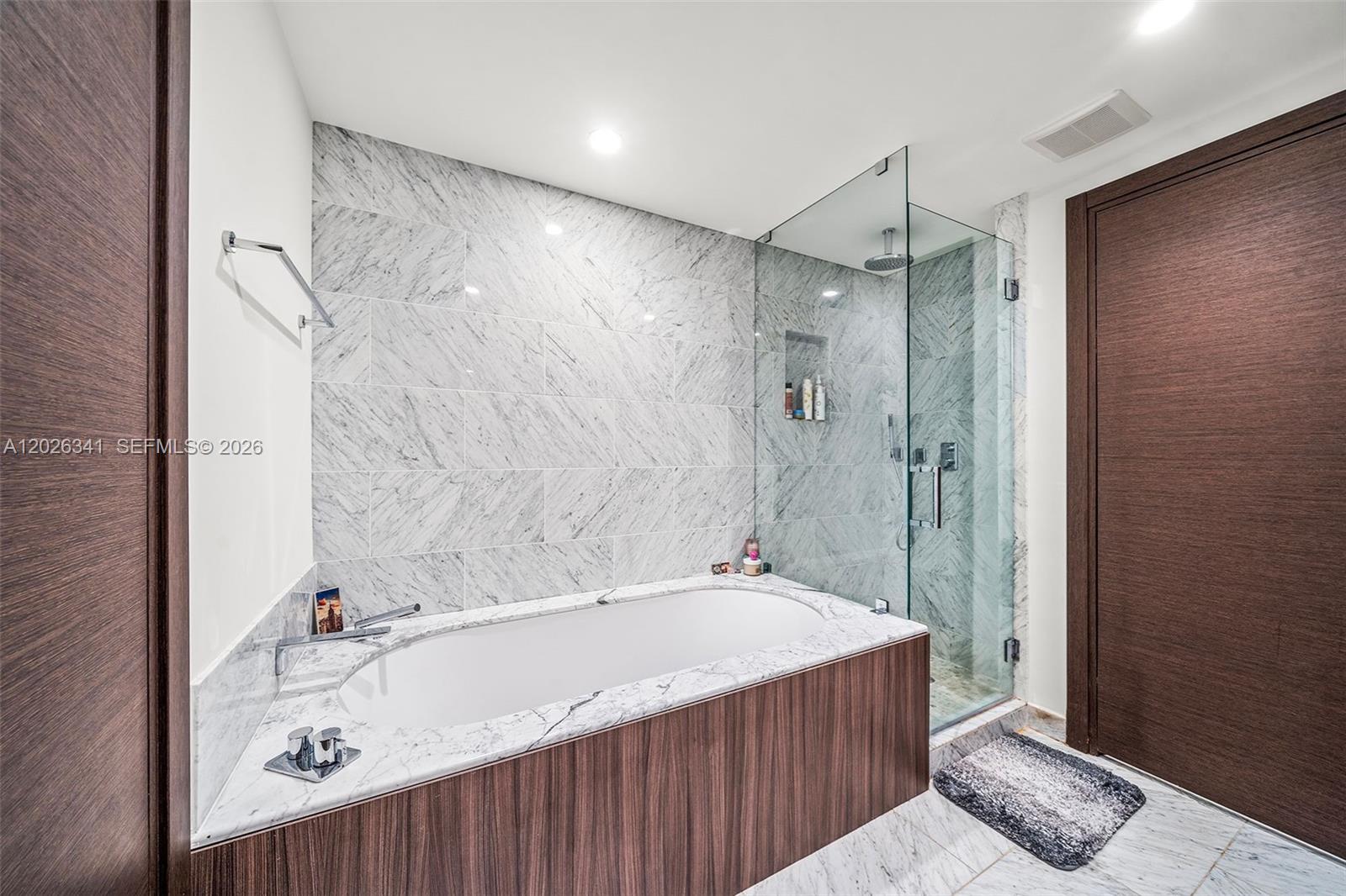 1000 Brickell Plz # 2111
