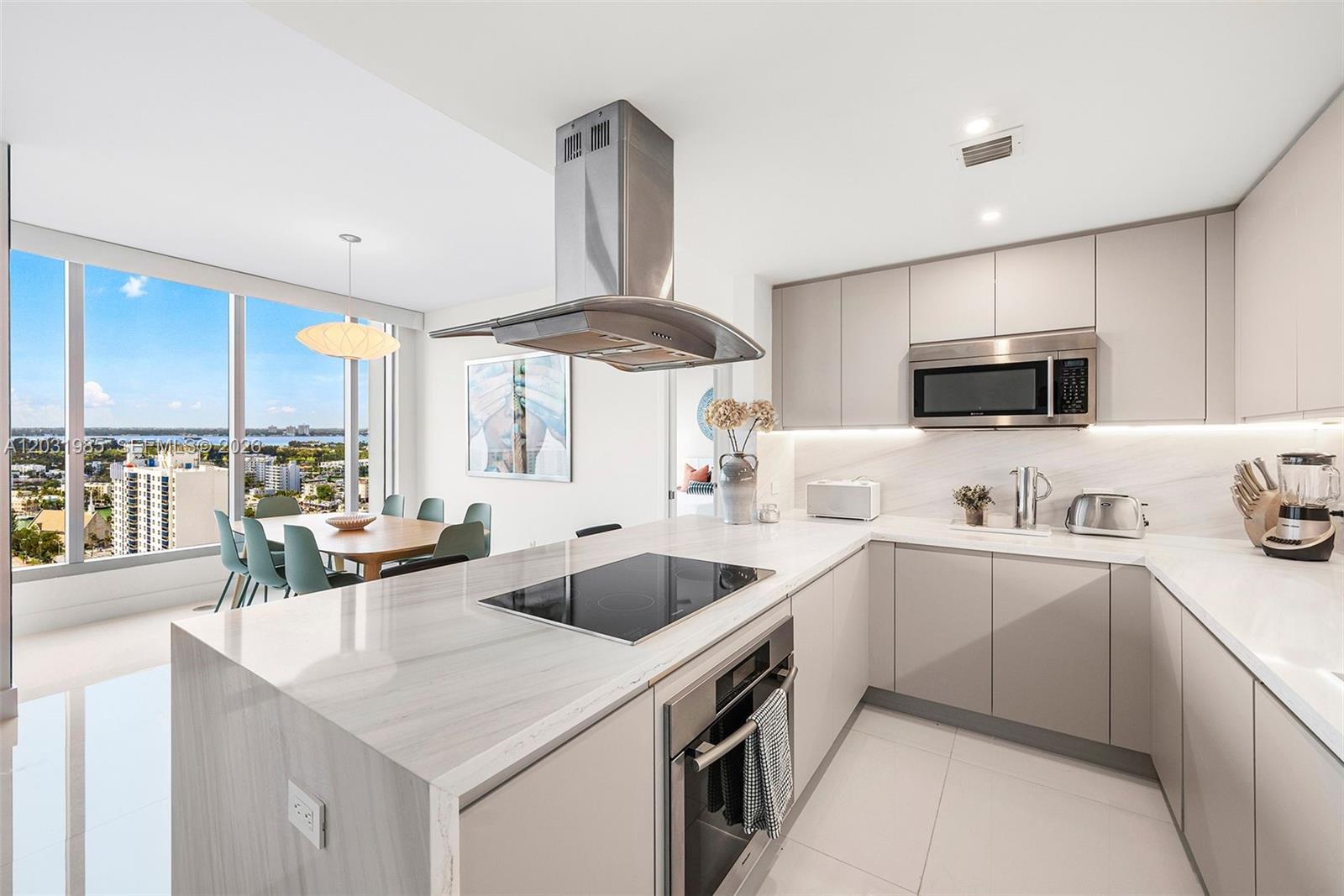 6899 Collins Ave # 1903
