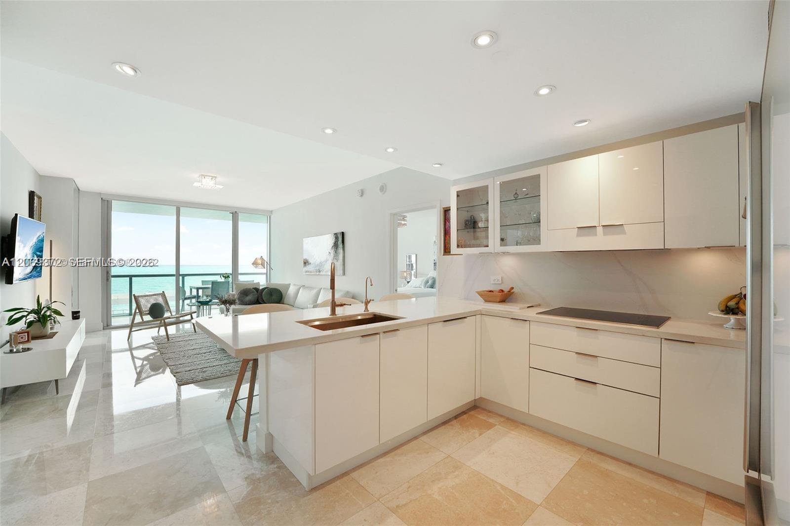 6799 Collins Ave # 804