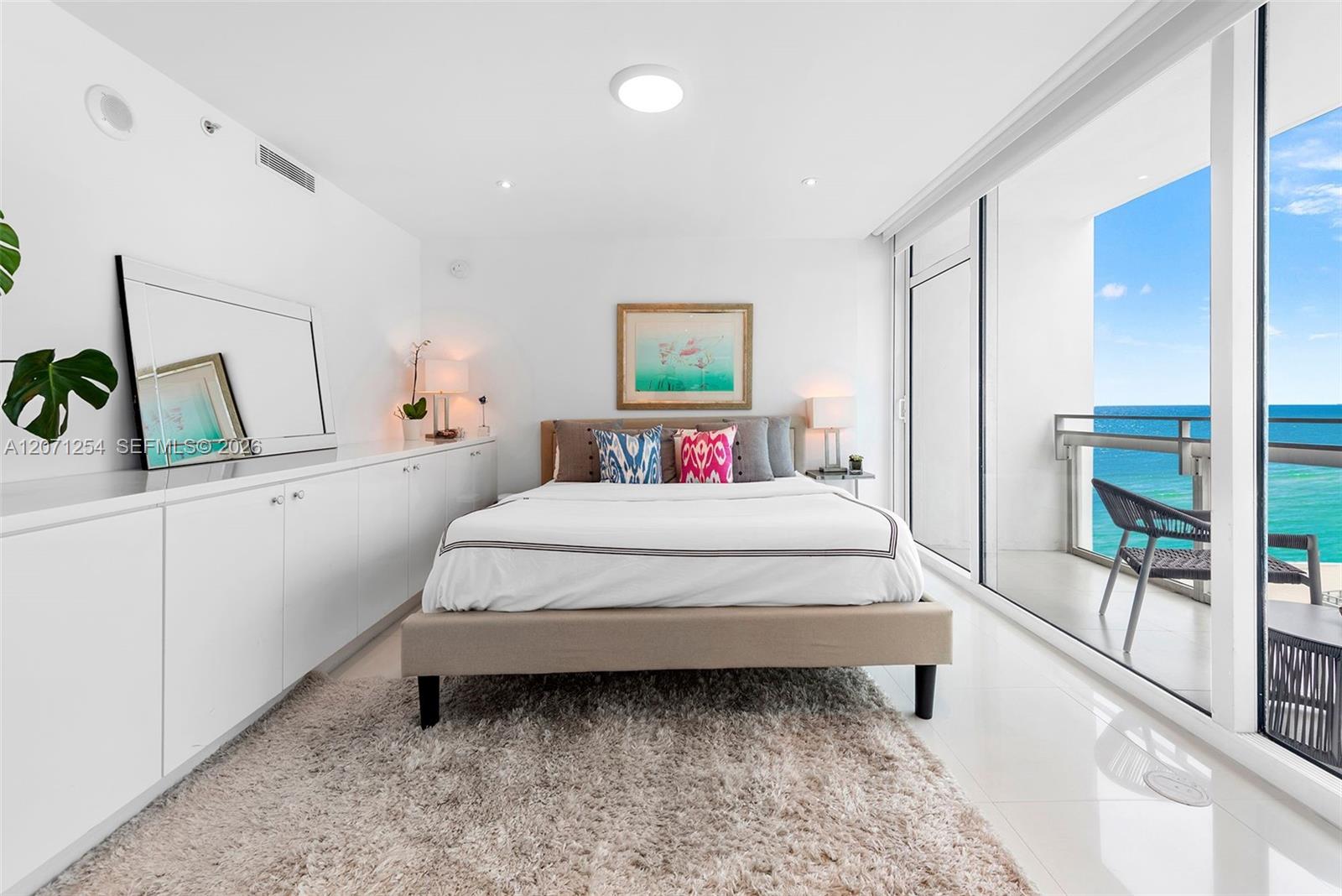 6801 Collins Ave Unit: 1206/1210