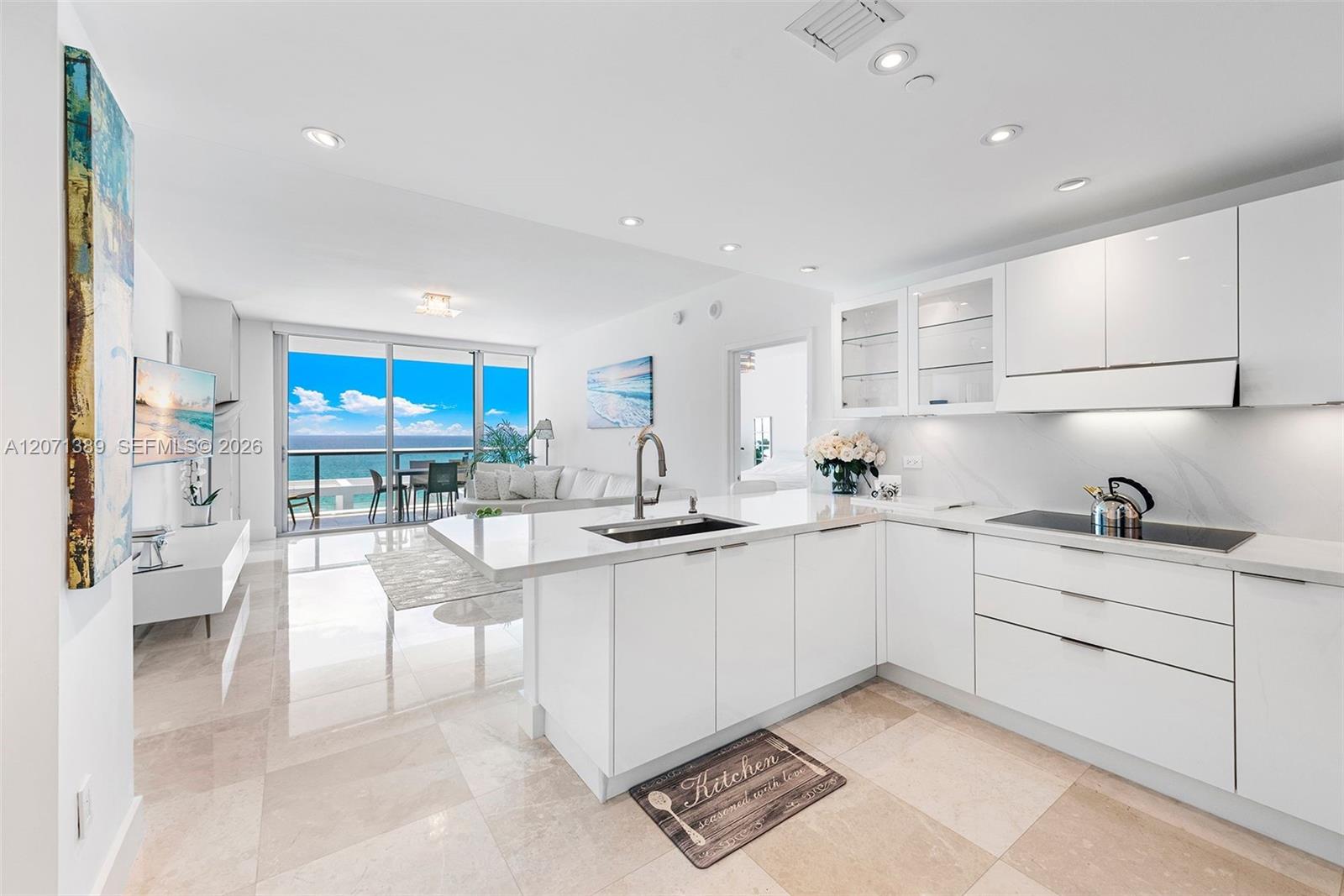 6799 Collins Ave # 804
