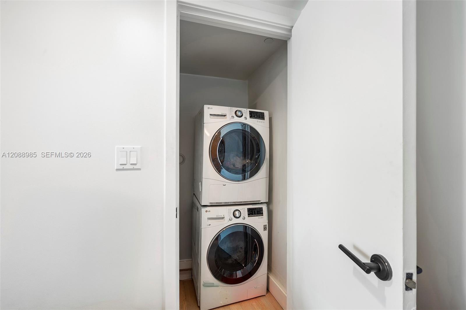 6801 Collins Ave Unit: 1202/1211