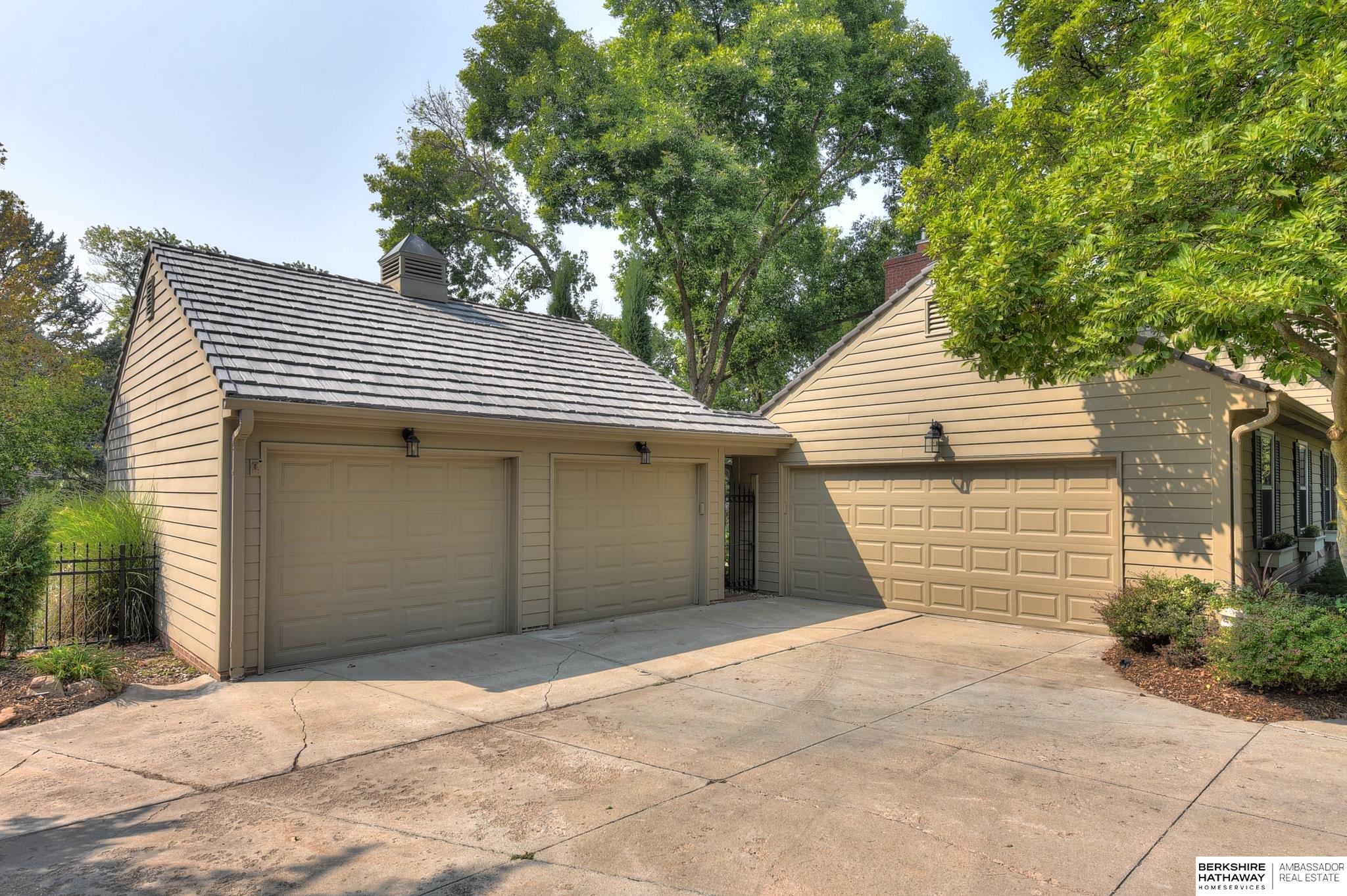 9961 Essex Drive