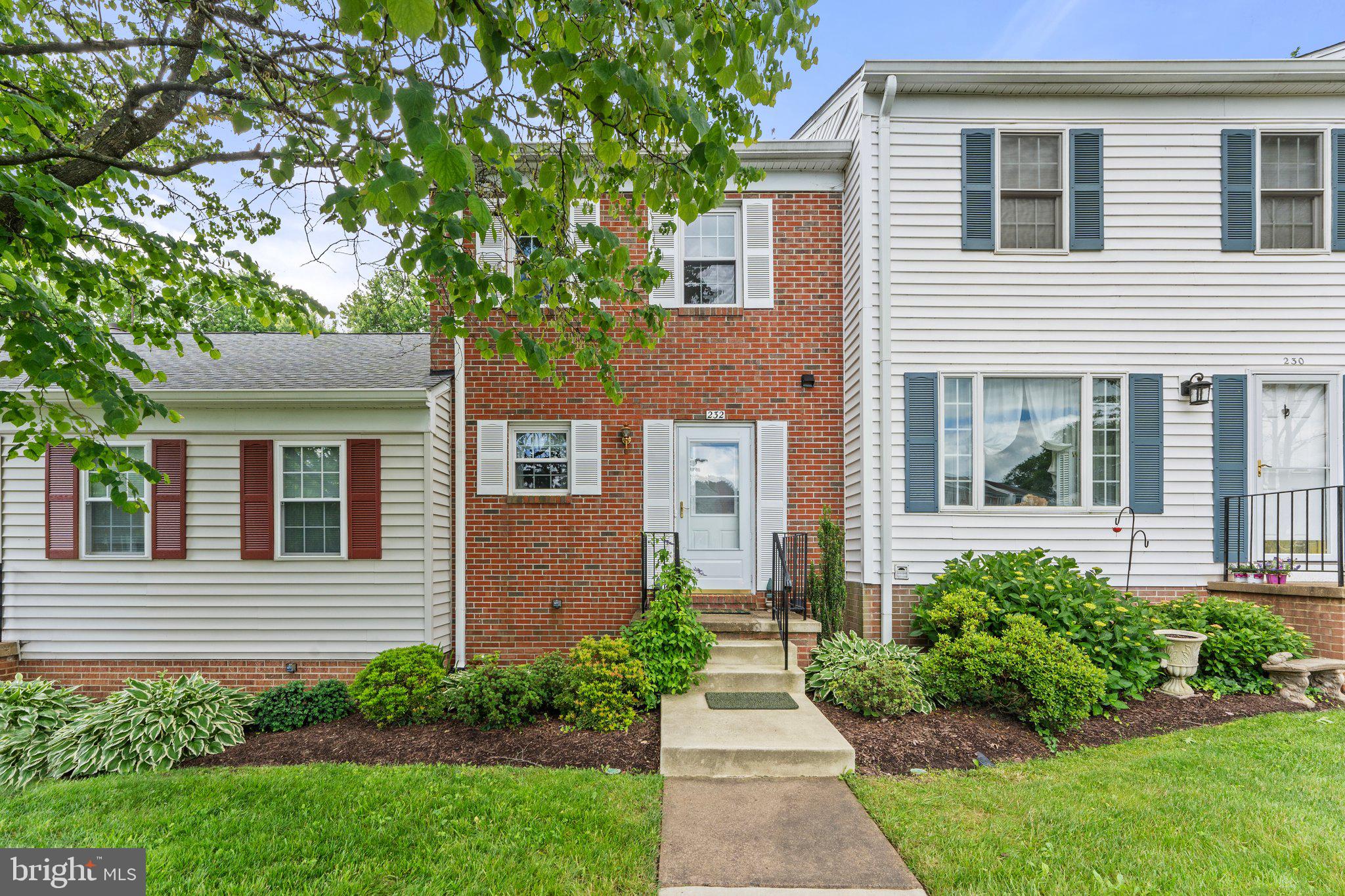 232 FAIRFIELD DRIVE
