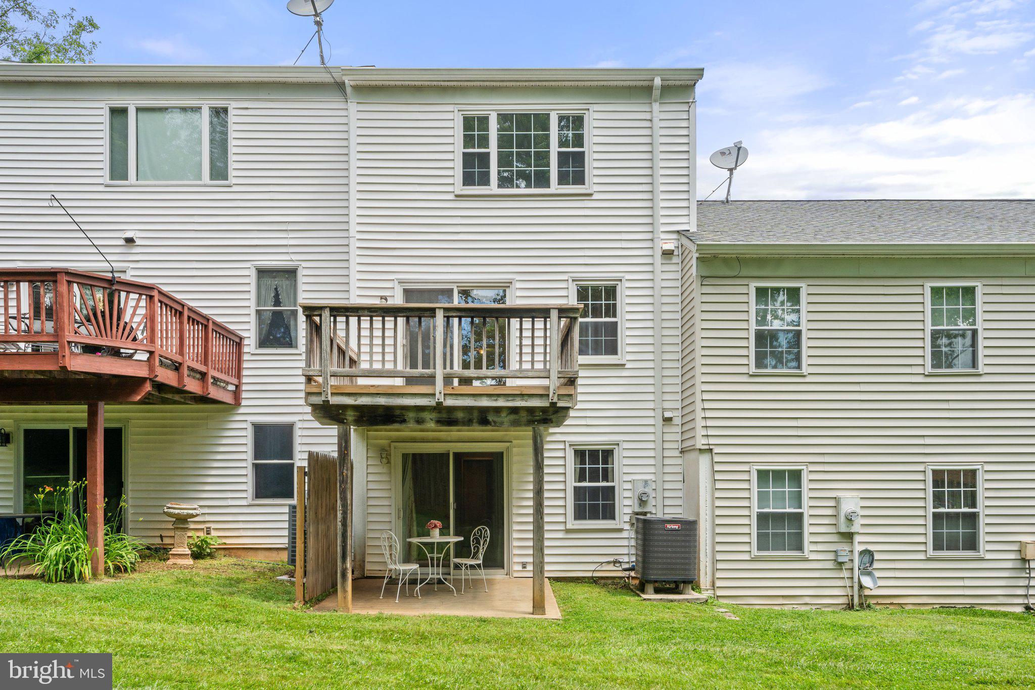 232 FAIRFIELD DRIVE