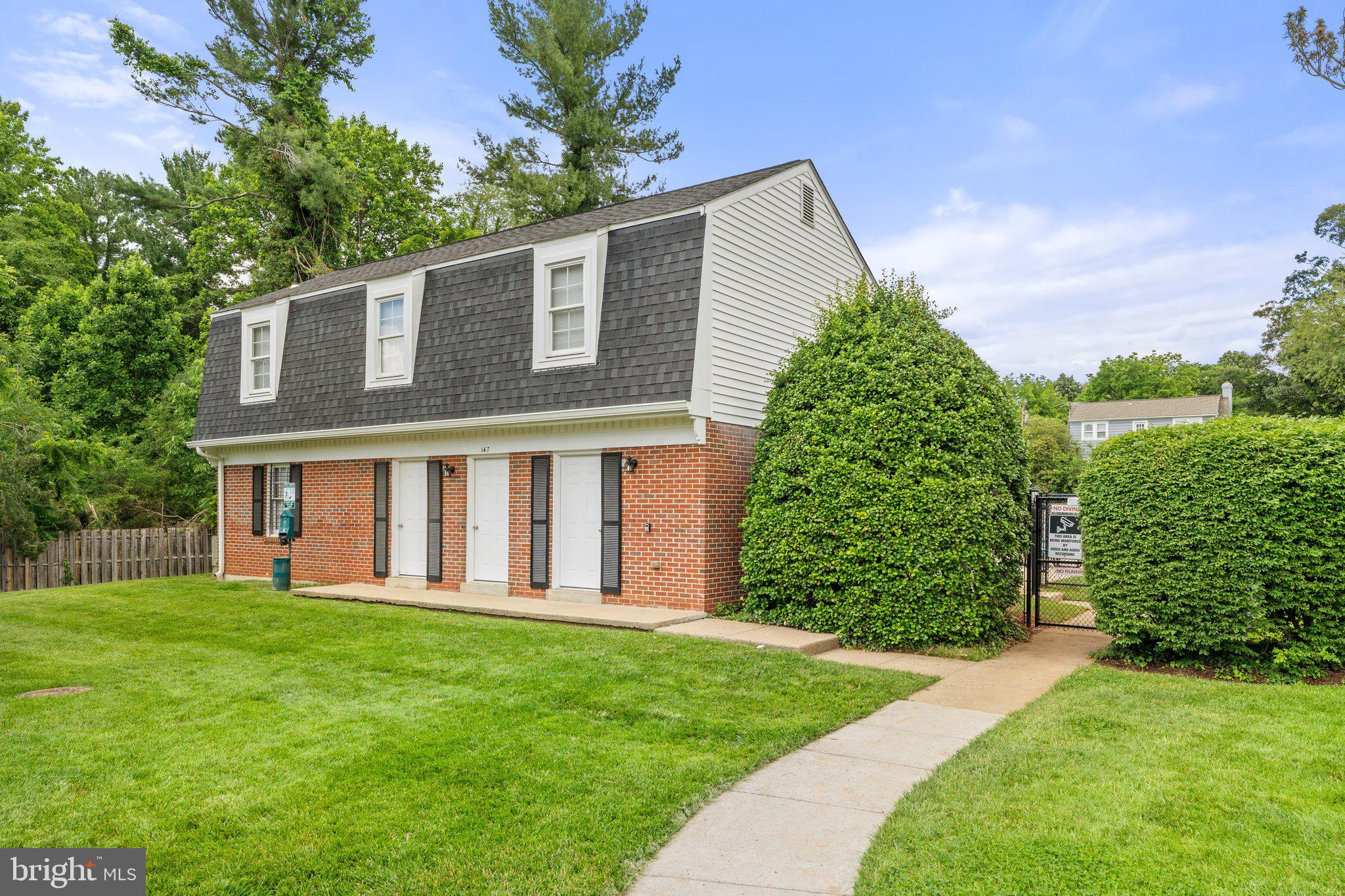 232 FAIRFIELD DRIVE