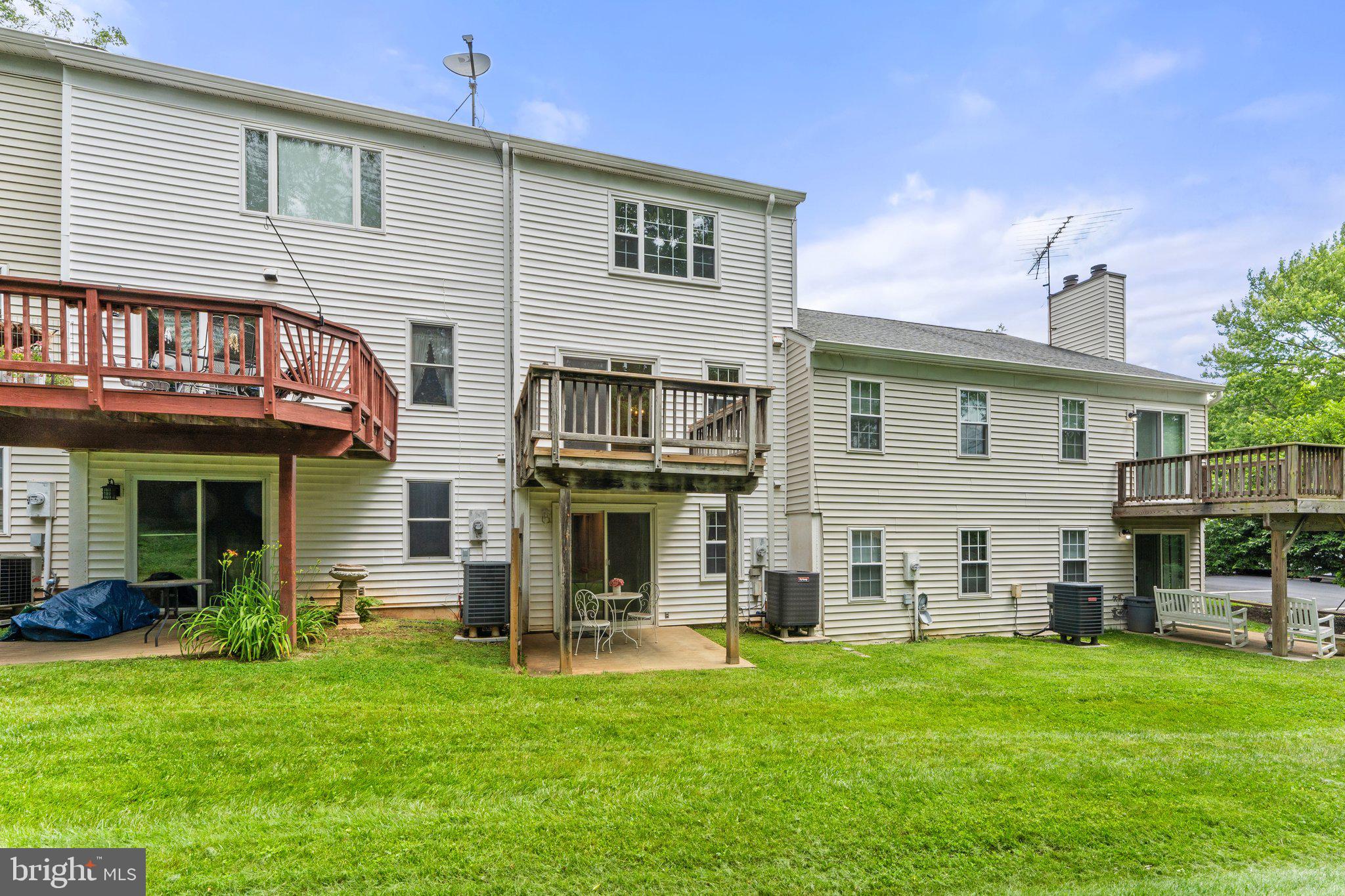 232 FAIRFIELD DRIVE