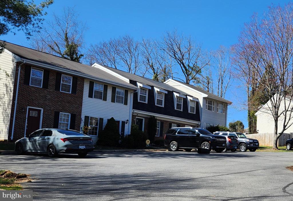 14 KINGSBRIDGE COURT