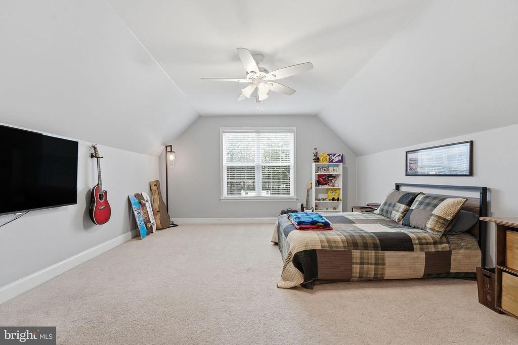 9454 PINEY MOUNTAIN ROAD
