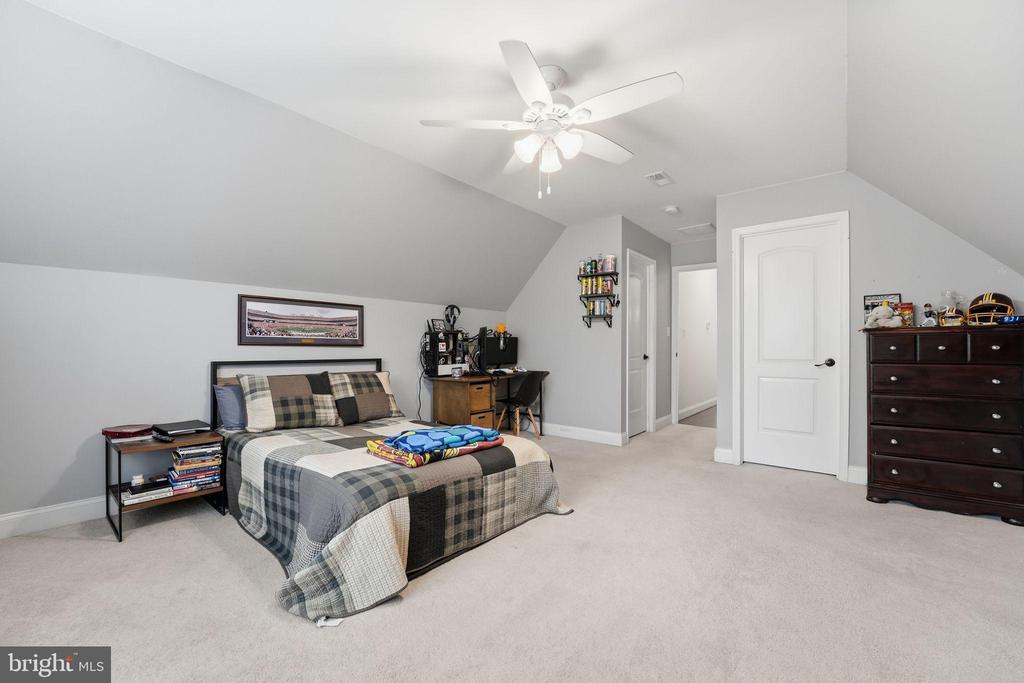 9454 PINEY MOUNTAIN ROAD