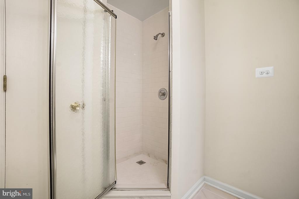 746 ARBOR COURT