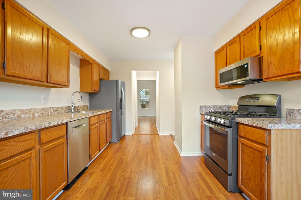 746 ARBOR COURT