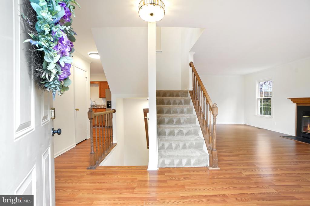 746 ARBOR COURT