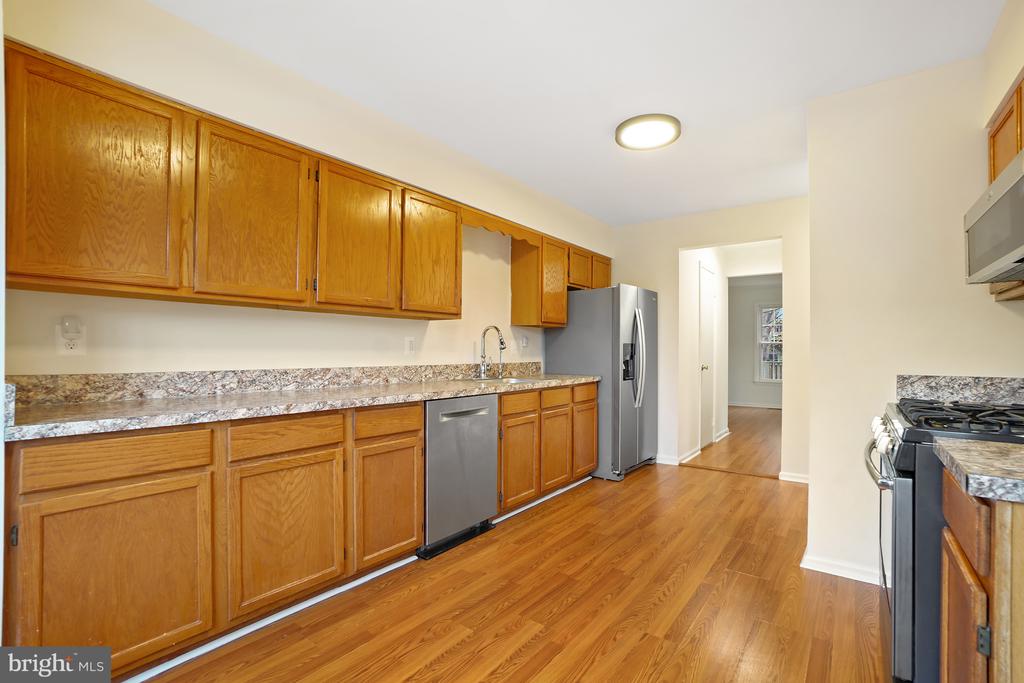 746 ARBOR COURT