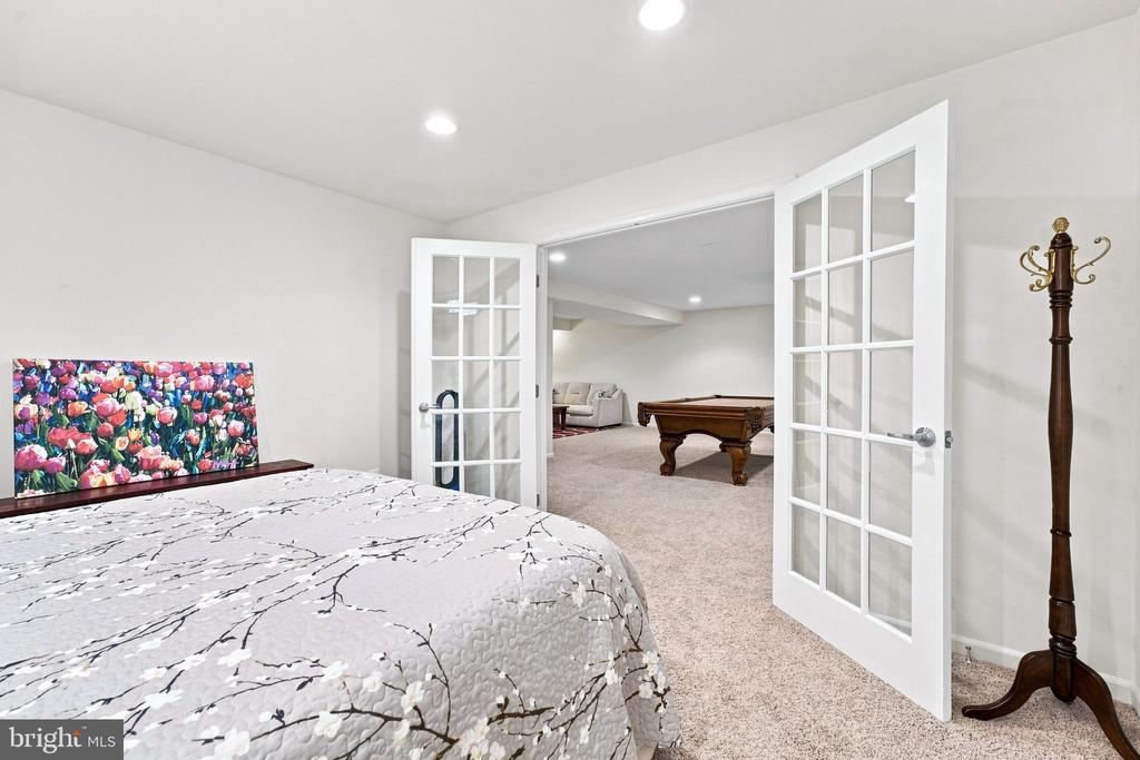 249 SAPPHIRE COURT