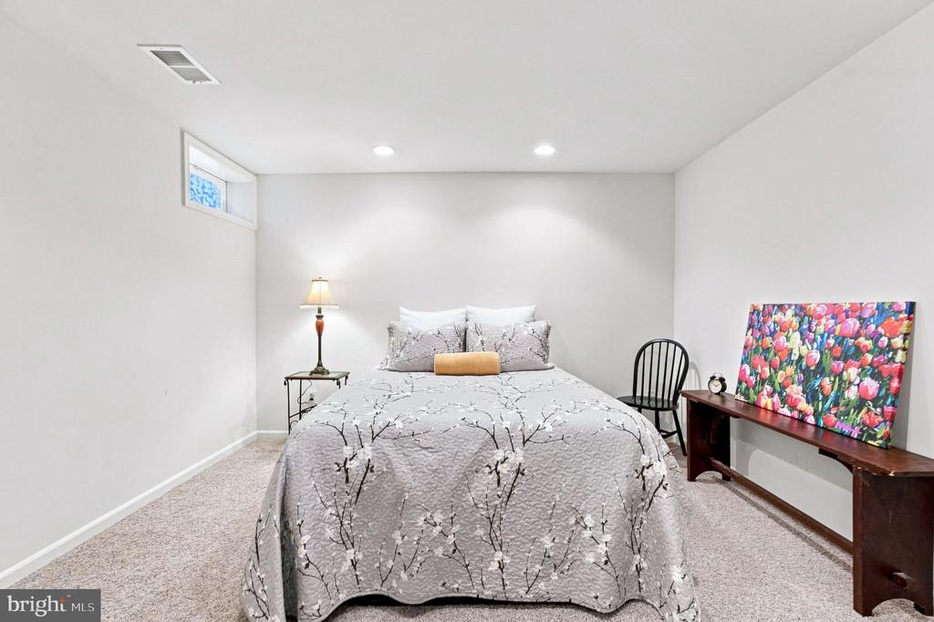 249 SAPPHIRE COURT
