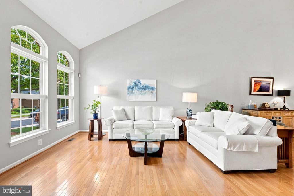 249 SAPPHIRE COURT