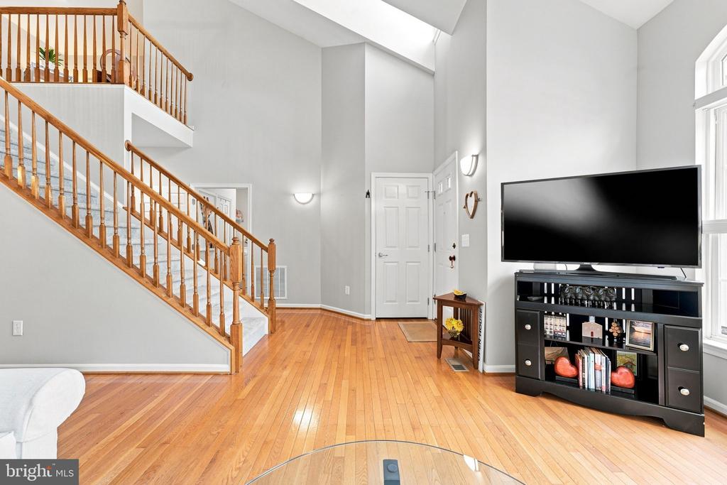 249 SAPPHIRE COURT