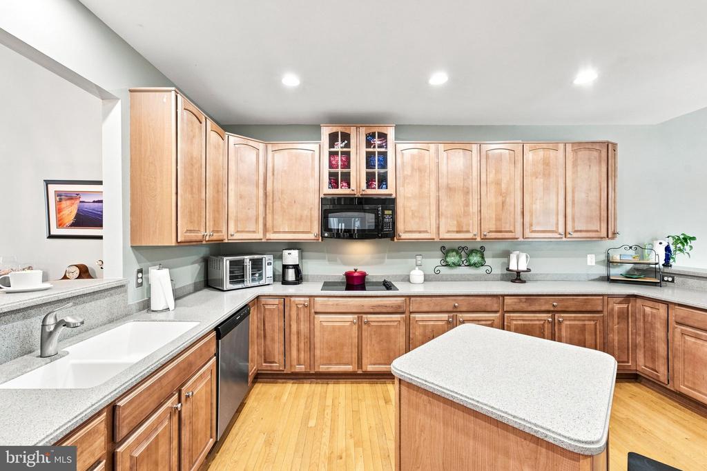 249 SAPPHIRE COURT