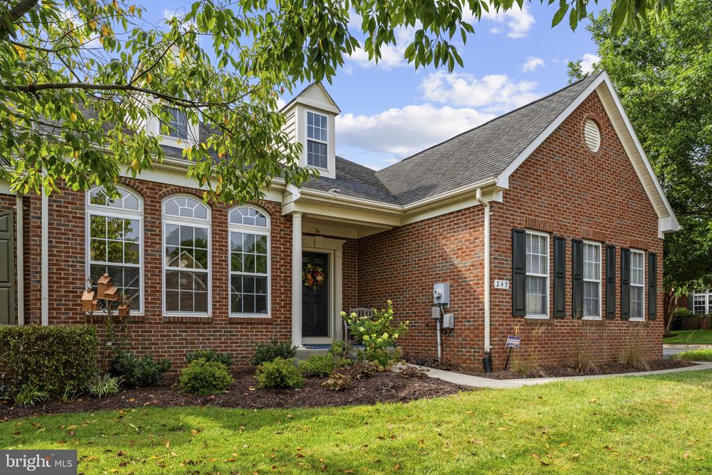 249 SAPPHIRE COURT