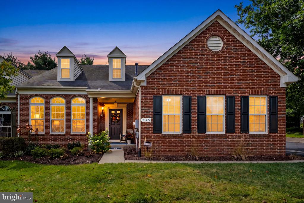 249 SAPPHIRE COURT