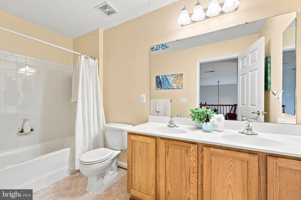 249 SAPPHIRE COURT