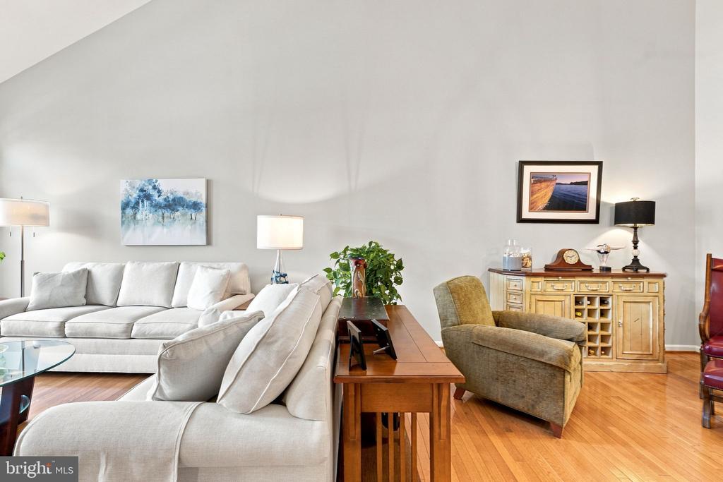 249 SAPPHIRE COURT