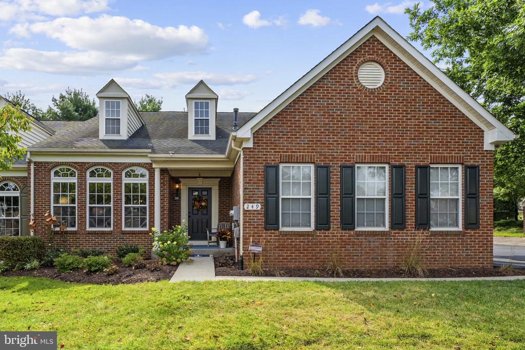 249 SAPPHIRE COURT