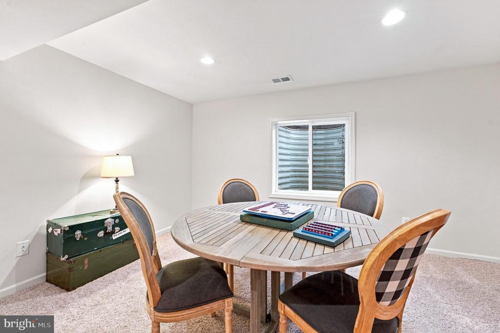 249 SAPPHIRE COURT