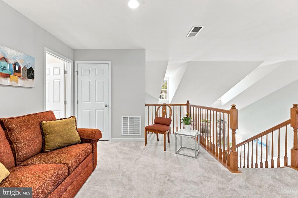 249 SAPPHIRE COURT