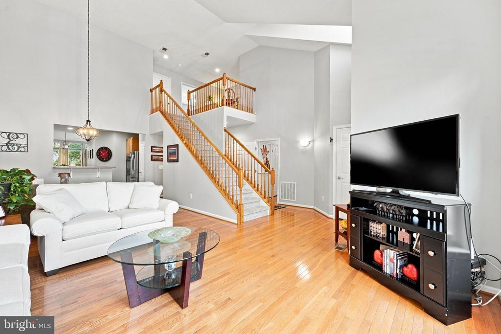 249 SAPPHIRE COURT