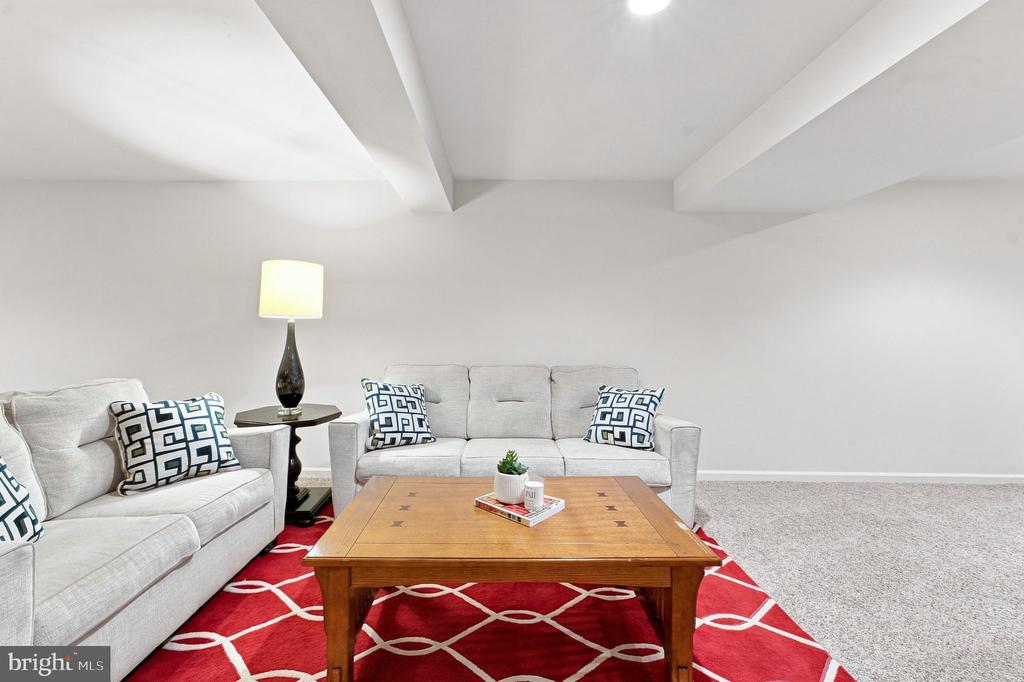 249 SAPPHIRE COURT