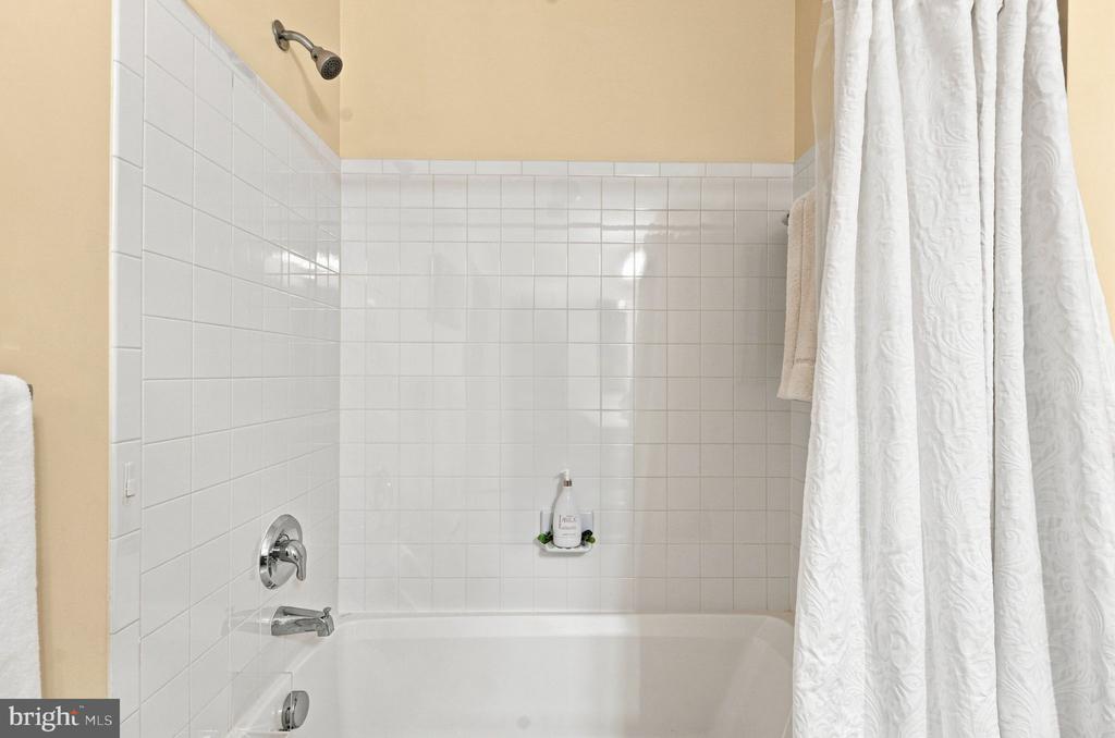 249 SAPPHIRE COURT