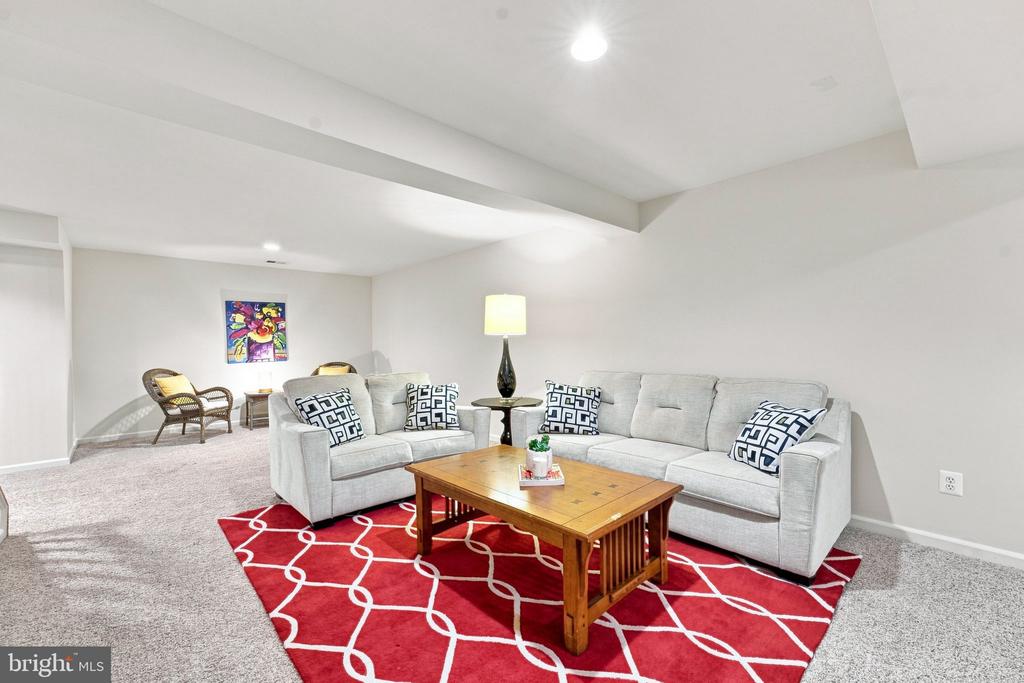 249 SAPPHIRE COURT