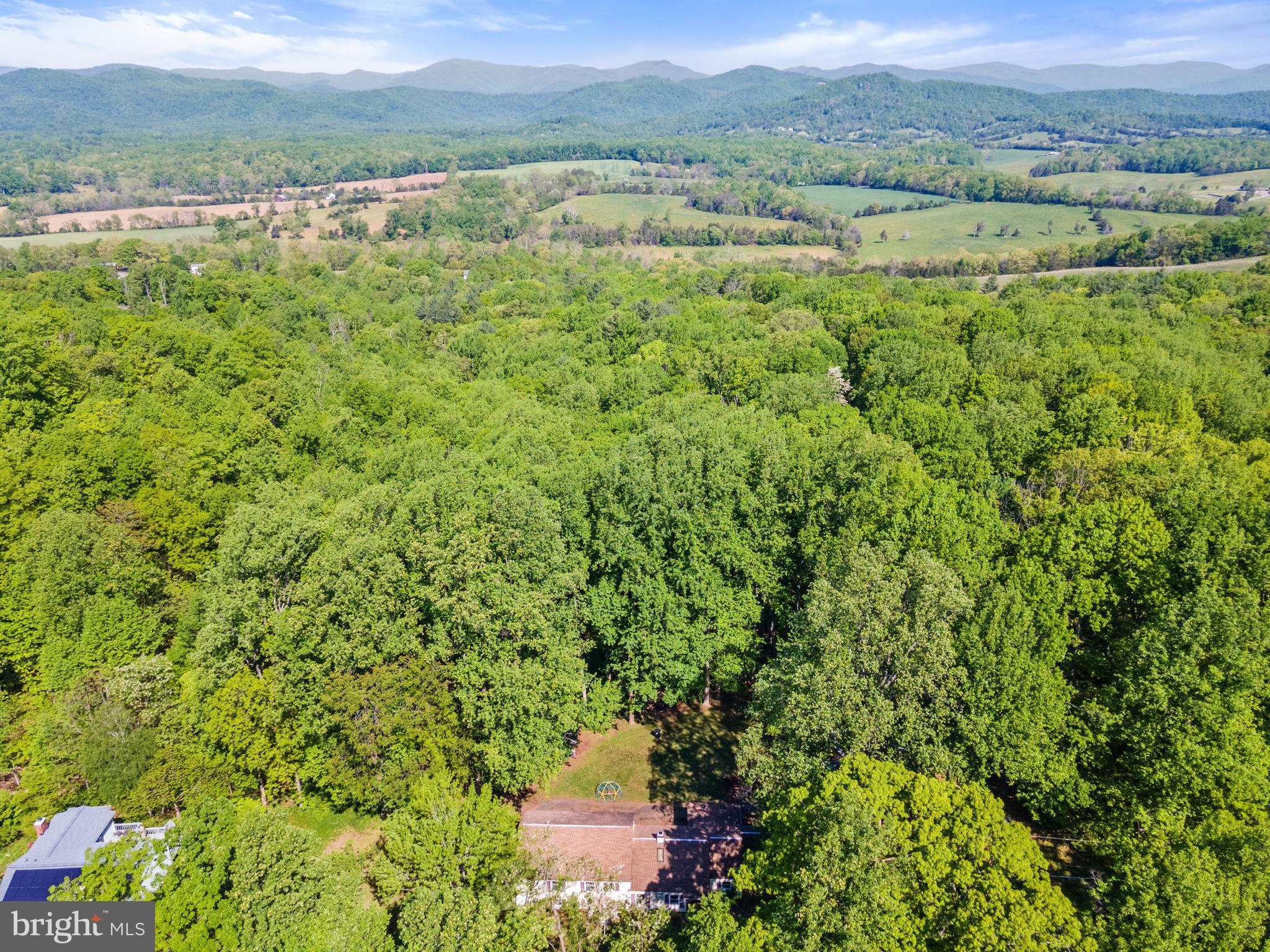 570 COURTHOUSE MOUNTAIN