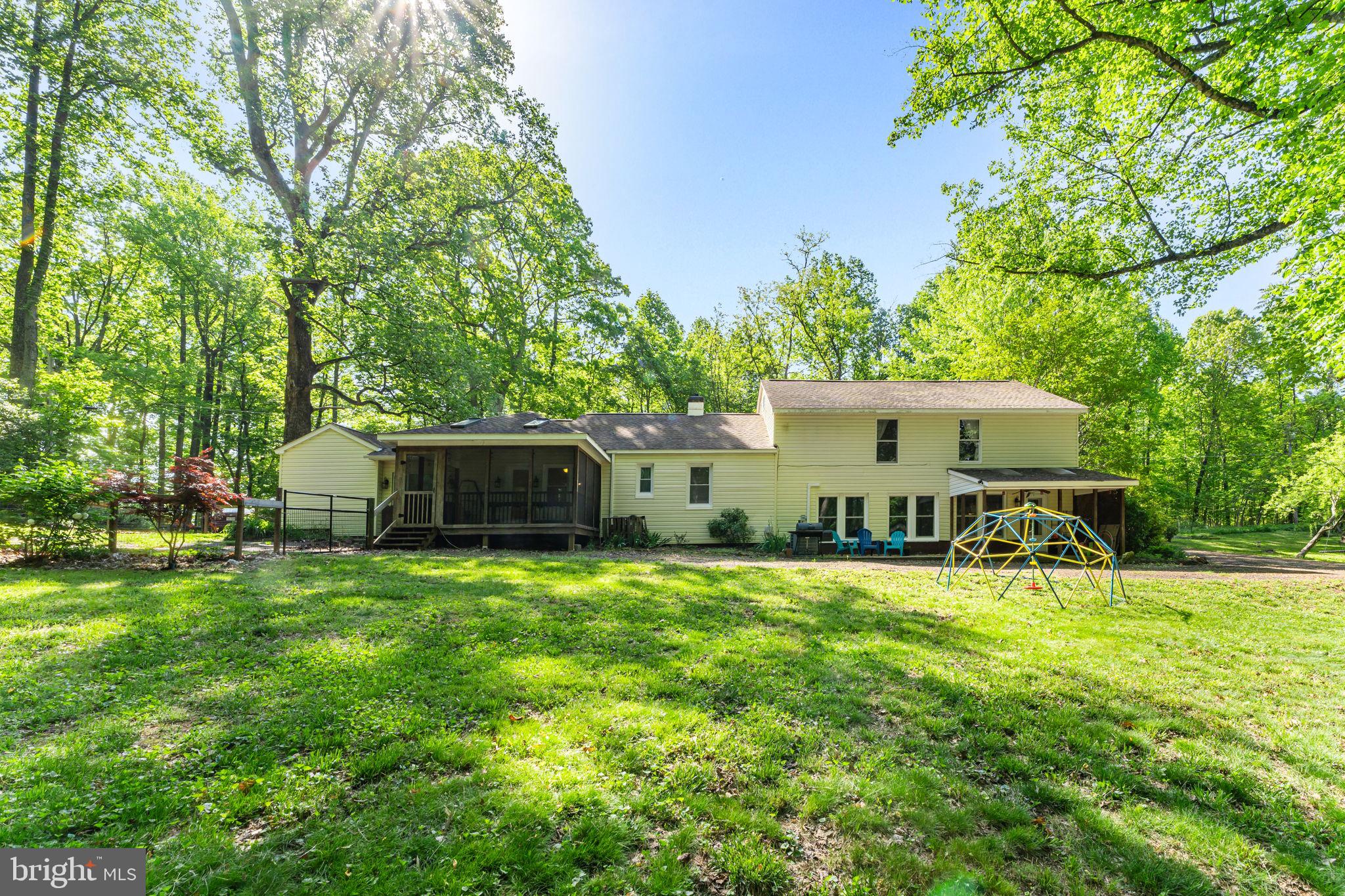 570 COURTHOUSE MOUNTAIN