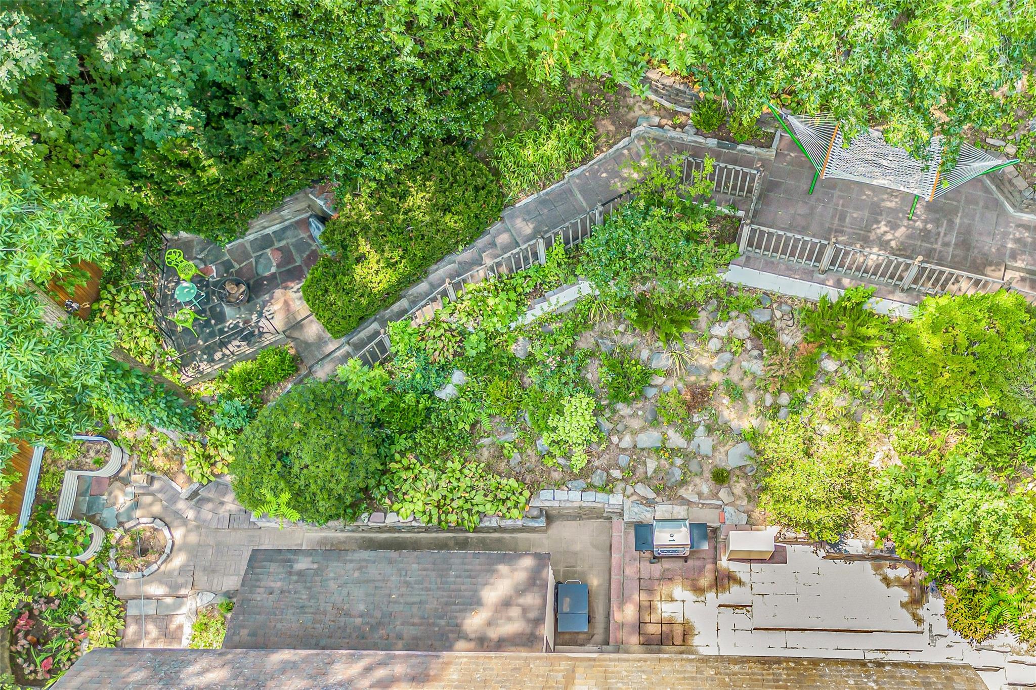 25 Cliffside Drive