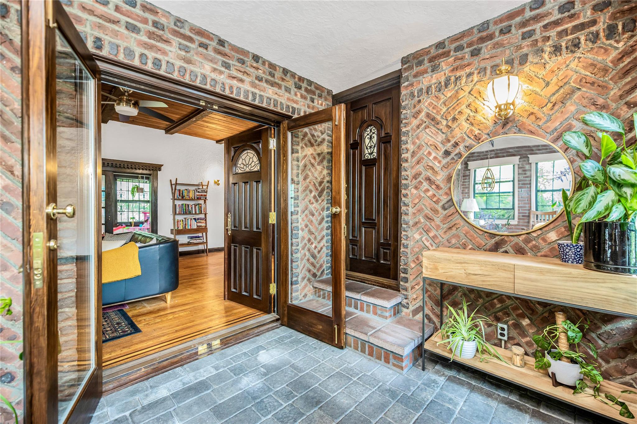 25 Cliffside Drive