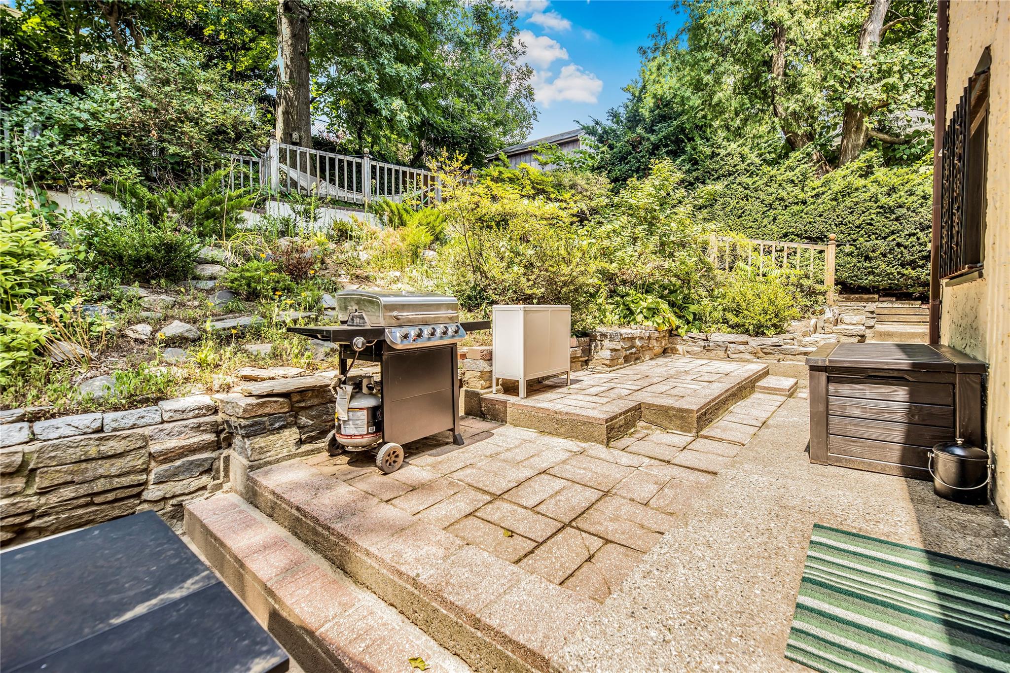 25 Cliffside Drive