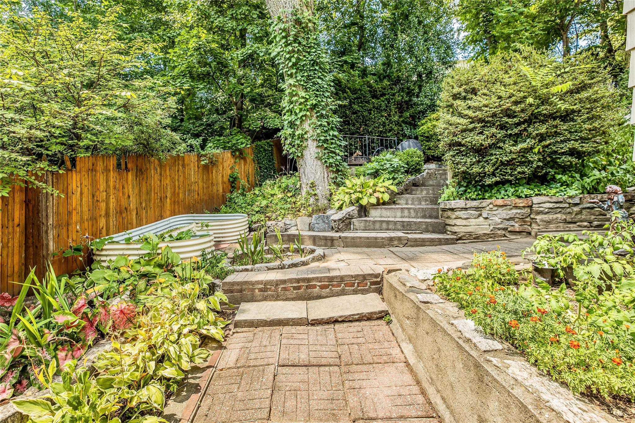 25 Cliffside Drive