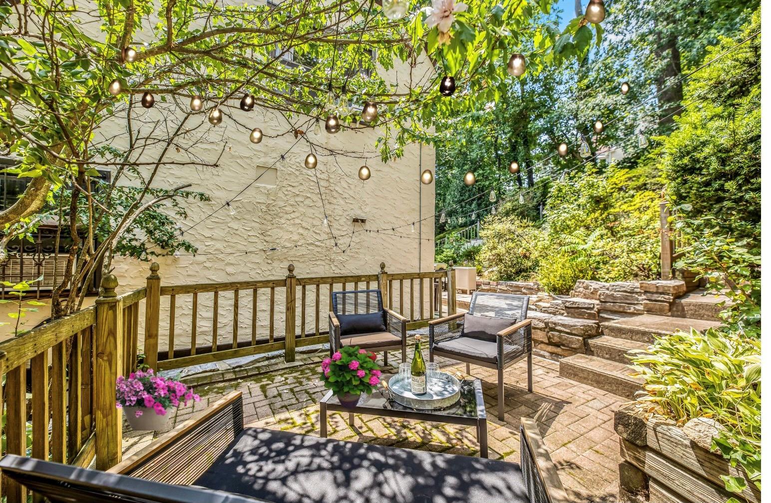 25 Cliffside Drive