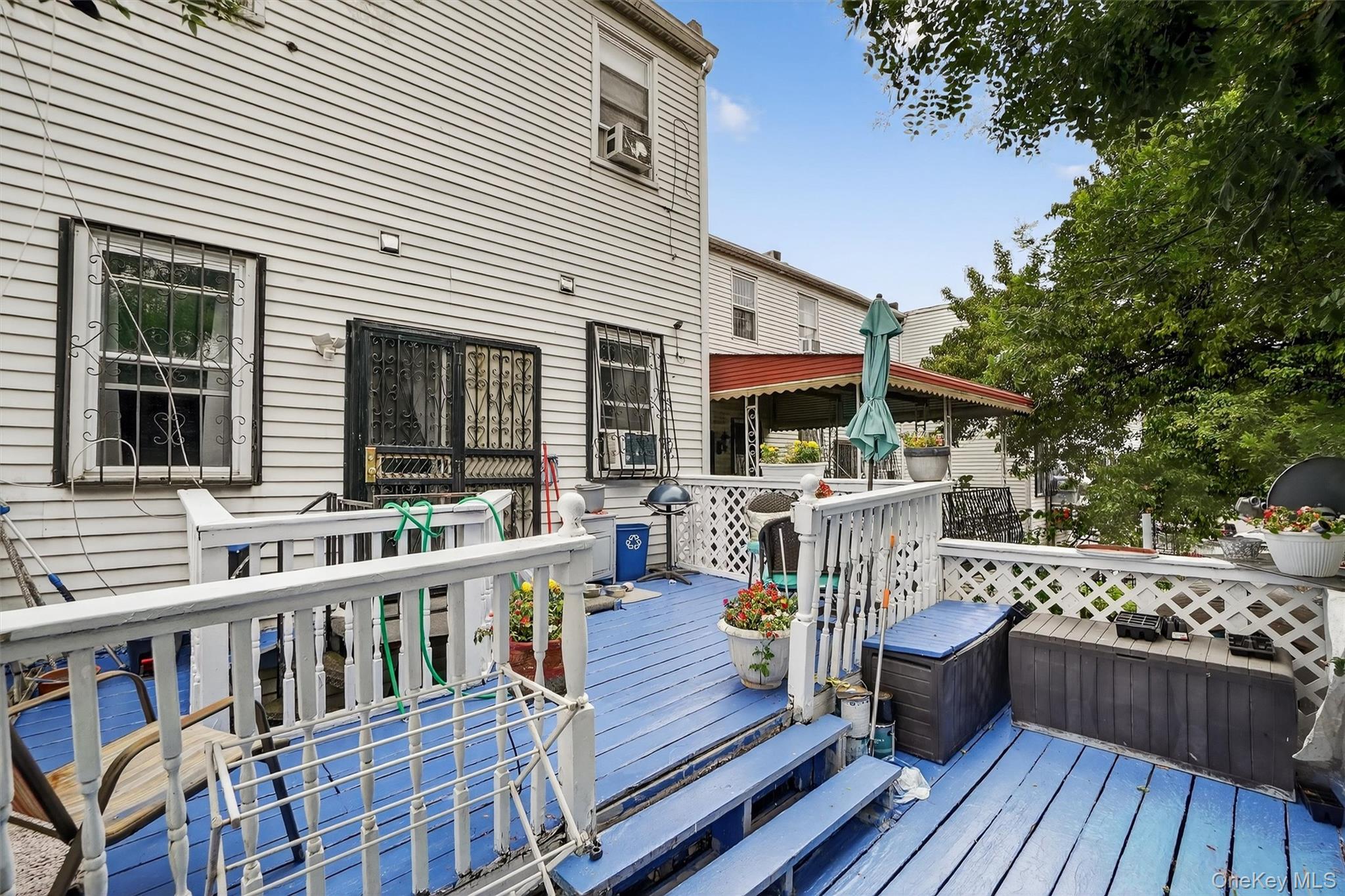 553 Fox Street