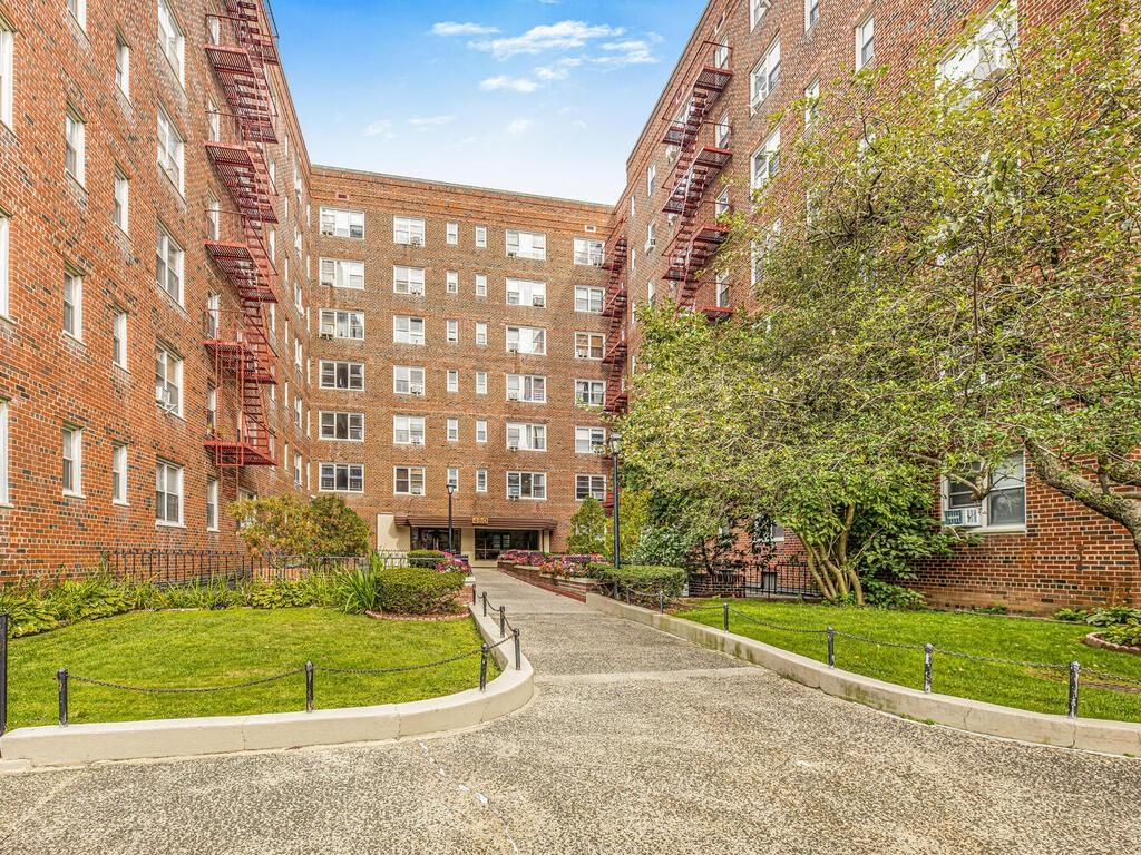 480 Riverdale Avenue Unit: 7B